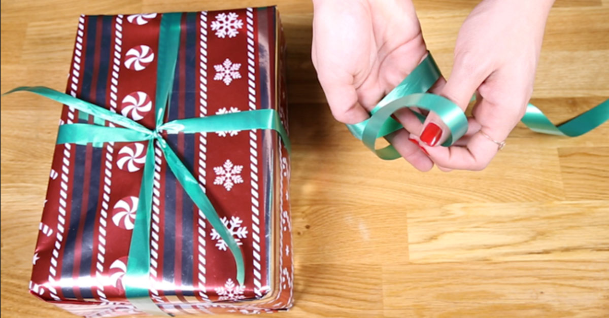 You Found The Perfect Gift Now Tie The Perfect Bow With This Simple   Howtotietheperfectbow 