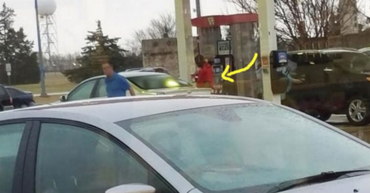 Worker Had No Clue Bystander Was Filming As He Followed A Customer To
