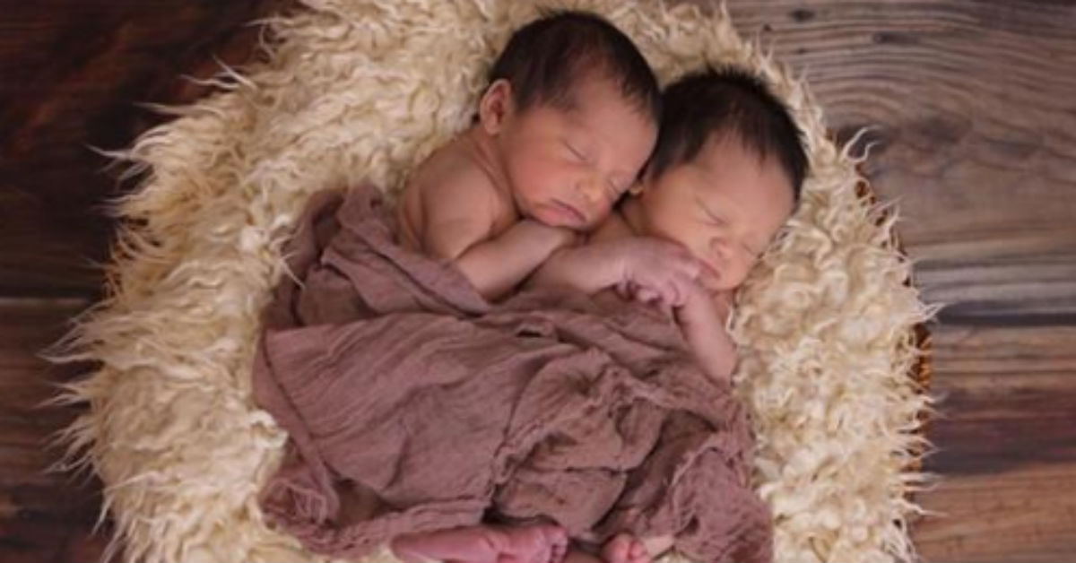Mom Welcomes Normal Twins, Then Doctor Breaks News That Only Happens 1 in 500 Million Births