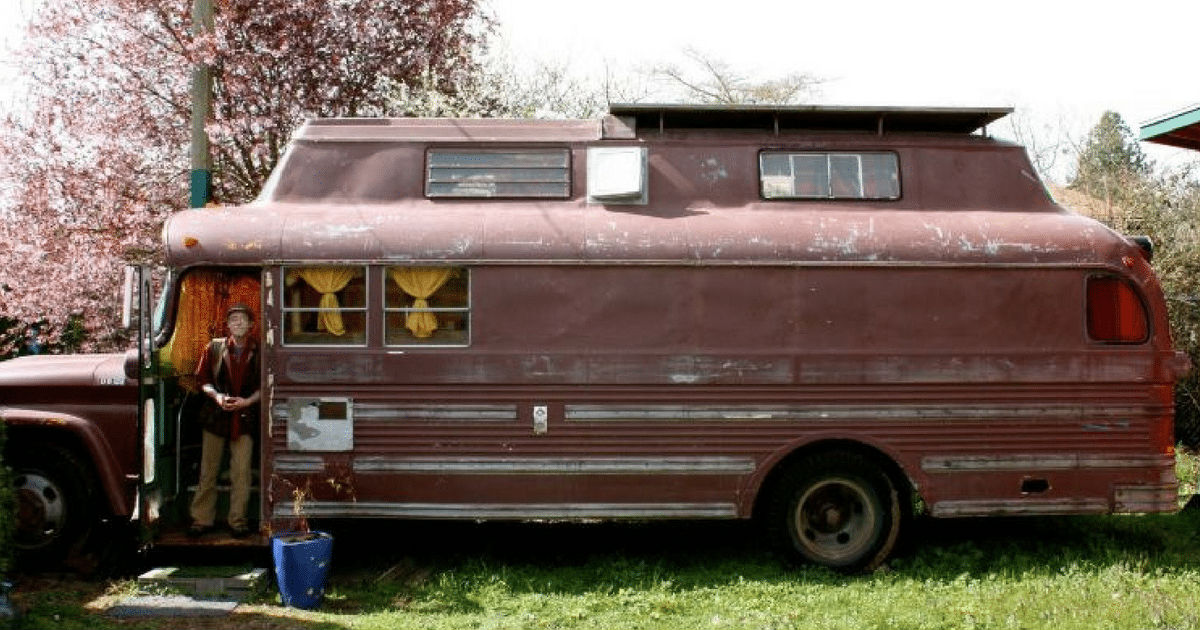 Retired Grandpa Turns Old Bus Into A Home That Looks Like It’s Straight Out Of A Fairytale