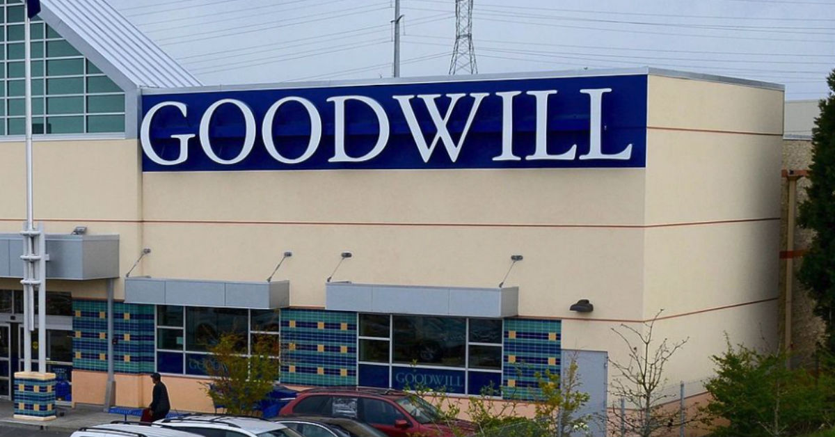 I Never Want to Shop At Goodwill Anymore After Employee Exposes This ...