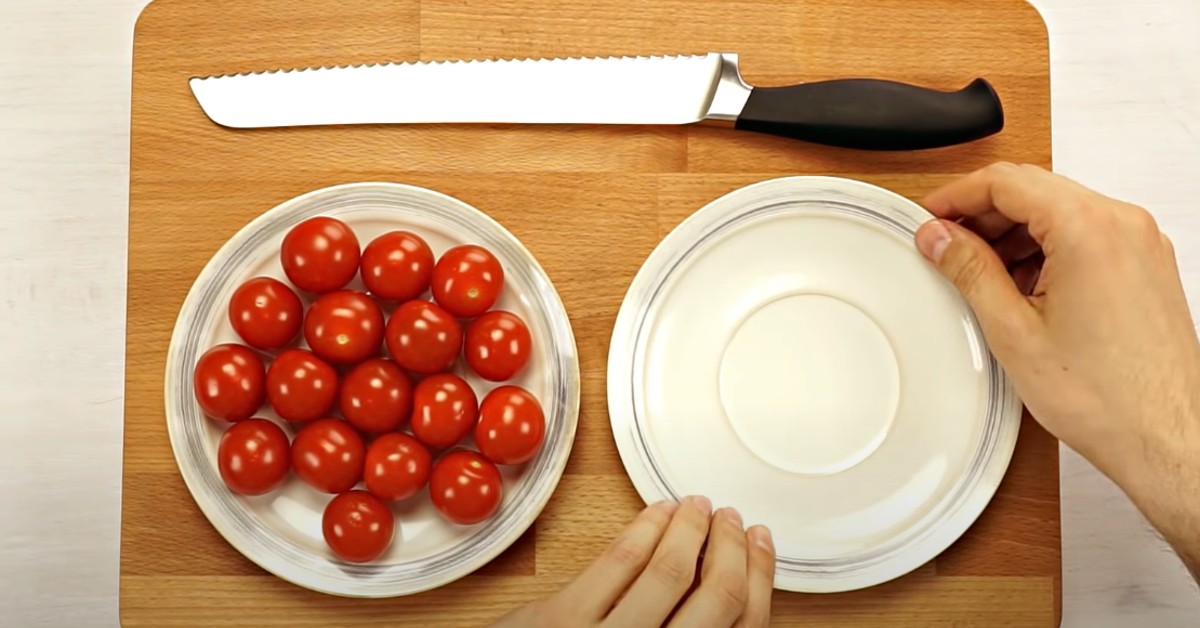 Learn A Clever Method To Cut Cherry Tomatoes In 5 Seconds.