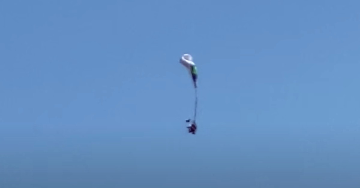 Video Terrifies Viewers Showing Paraglider Parachute Fails To Open