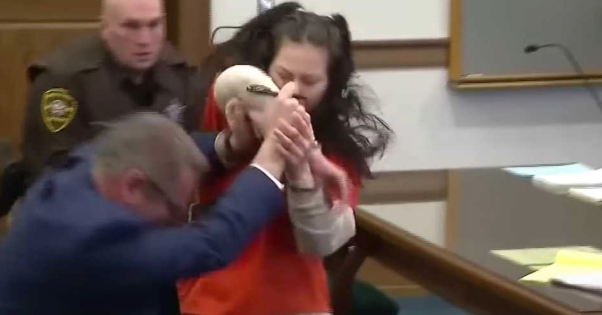 Woman Accused Of Brutally Killing Her Boyfriend Physically Attacks Her Attorney In Court